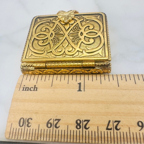 Vintage 1971 Avon Memory Book Solid Perfume Compact Scroll Vanity Collectible - Picture 10 of 12